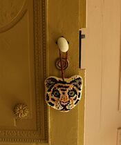 Bekijk Cloudy tiger cub hanger van Doing Goods